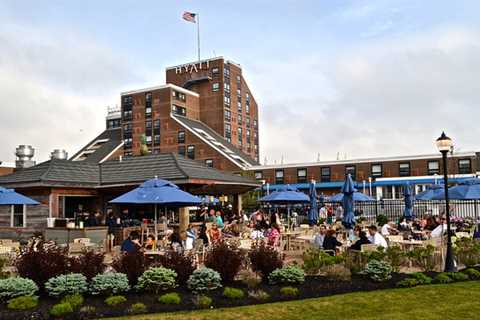 Hyatt Hotel Newport RI and Pineapples on the Bay Restaurant