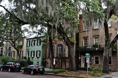Facts About Savannah: Walk on the Most Beautiful Southern City