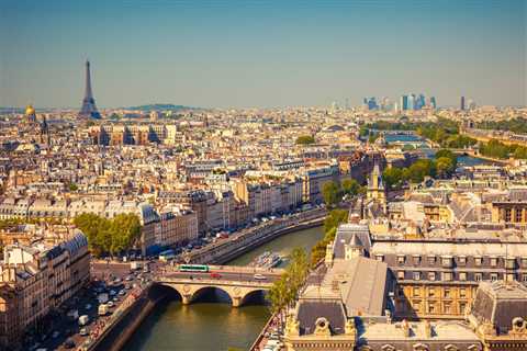 How to Get Around Paris With a Rent Car