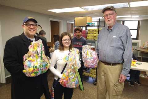 Adelphi student makes more than 70 Easter baskets for food pantry