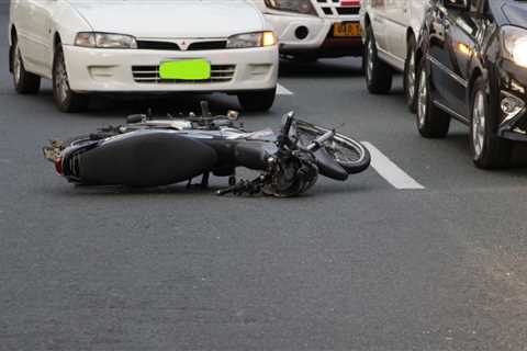 6 Injuries Motorcycle Riders Face When They Ignore the Right of Way Rules
