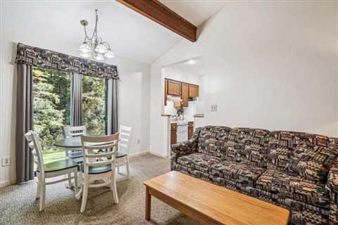 105 106 Cedarbrook Two Bedroom Suite in Killington, VT - Accommodates 8 Guests