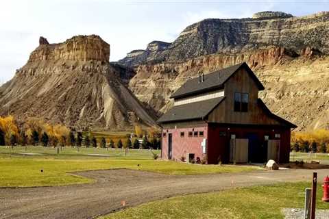 Unforgettable Getaways Near Wineries in Wheat Ridge, Colorado