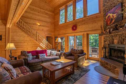 Acorn Lodge - Log Cabin Rental in Seven Devils, NC - 4 Bedrooms - Sleeps 12