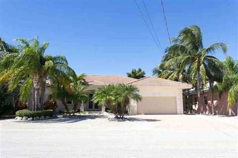 Lauras Home - 4 Bedroom Vacation Rental in Key Colony Beach, FL